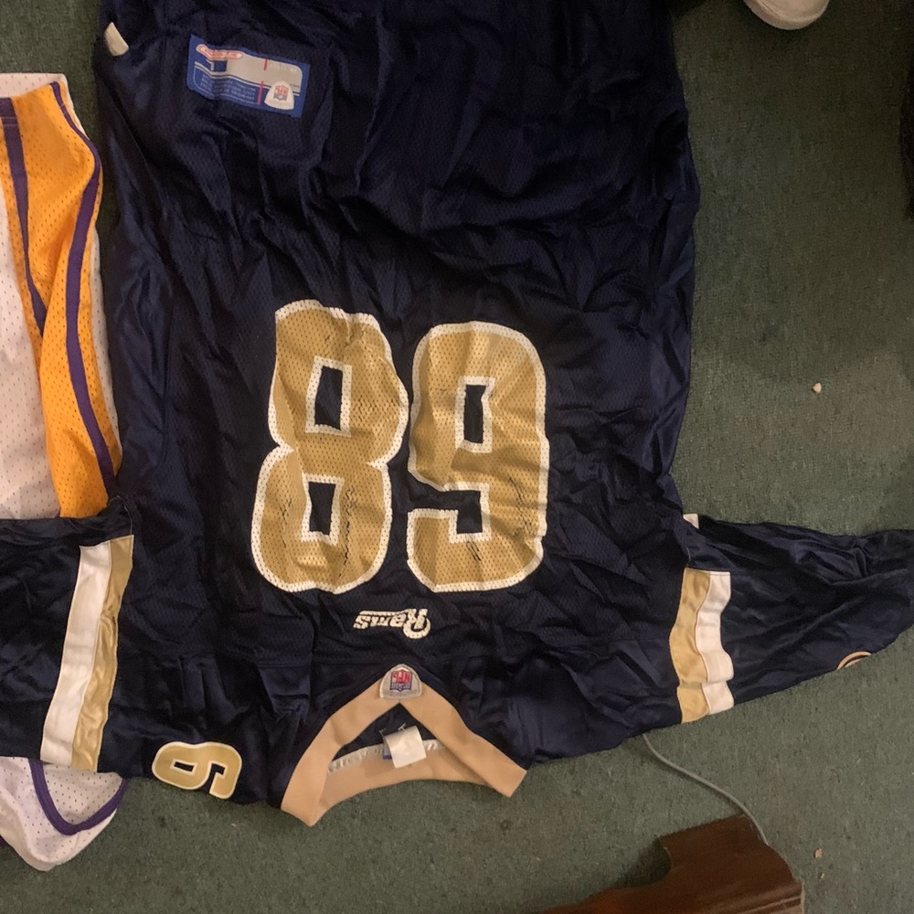 2 jerseys - Picture 4 of 6